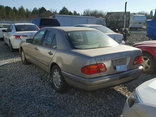 WDBJF55F4VA340670 - 1997 MERCEDES-BENZ E 320 TAN photo 3