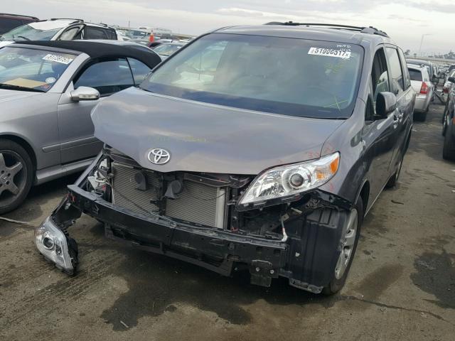 5TDKK3DC8FS632419 - 2015 TOYOTA SIENNA LE GRAY photo 2