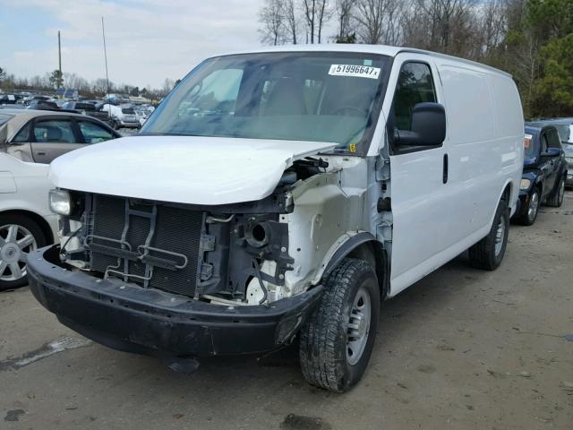 1GCWGFCA8C1201222 - 2012 CHEVROLET EXPRESS G2 WHITE photo 2