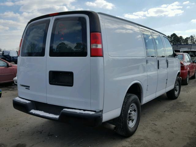 1GCWGFCA8C1201222 - 2012 CHEVROLET EXPRESS G2 WHITE photo 4