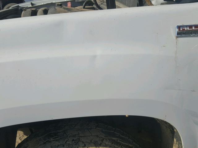 2GTEK13J981300906 - 2008 GMC SIERRA K15 WHITE photo 9