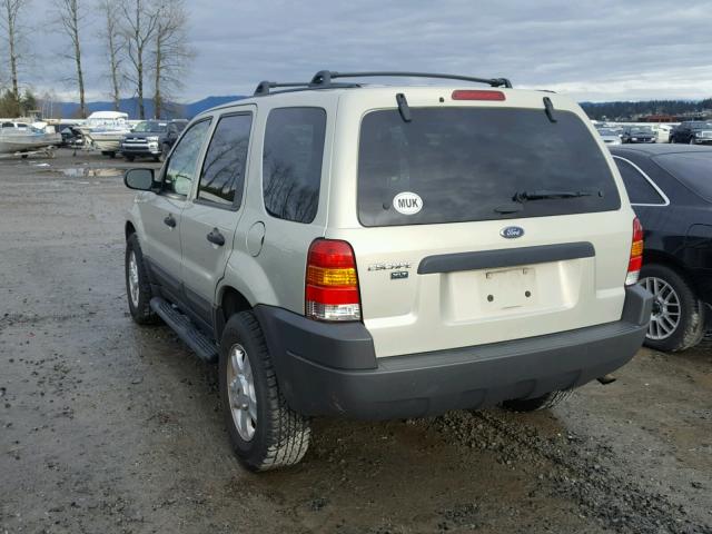 1FMYU93194KA57609 - 2004 FORD ESCAPE XLT GOLD photo 3