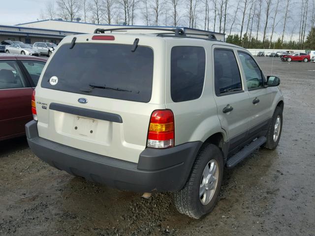 1FMYU93194KA57609 - 2004 FORD ESCAPE XLT GOLD photo 4