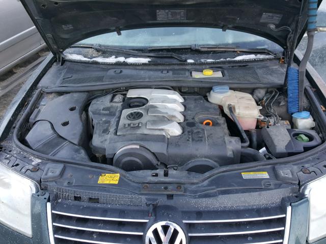 WVWVE63B64E287392 - 2004 VOLKSWAGEN PASSAT GLS GREEN photo 7