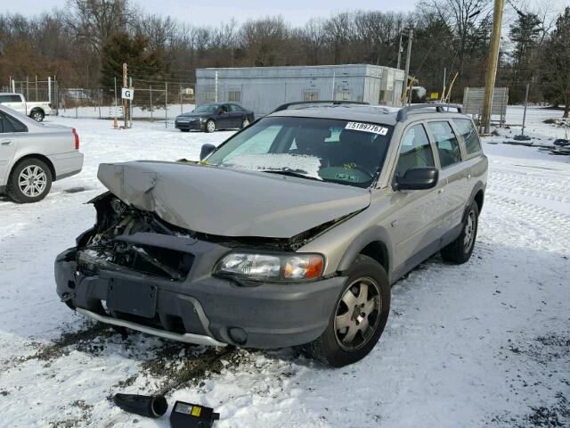 YV1SZ58D211042405 - 2001 VOLVO V70 XC TAN photo 2