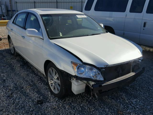 4T1BK36B38U308261 - 2008 TOYOTA AVALON XL WHITE photo 1