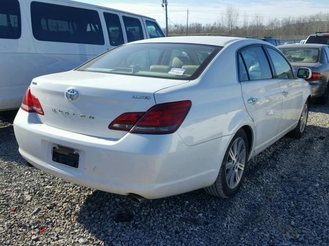 4T1BK36B38U308261 - 2008 TOYOTA AVALON XL WHITE photo 4