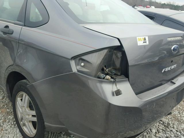 1FAHP35N49W199168 - 2009 FORD FOCUS SE GRAY photo 9