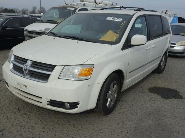 2D4RN5D10AR174833 - 2010 DODGE GRAND CARA WHITE photo 2