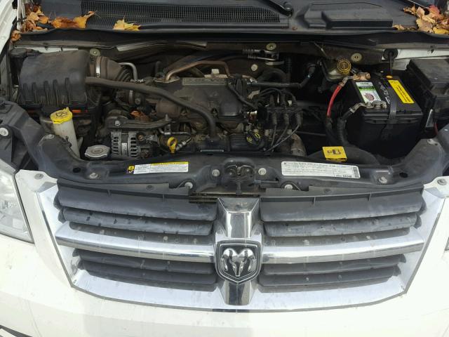 2D4RN5D10AR174833 - 2010 DODGE GRAND CARA WHITE photo 7