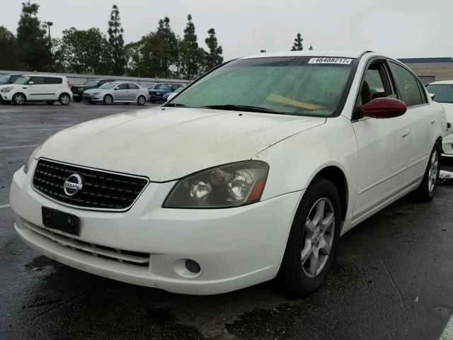 1N4AL11E85C309562 - 2005 NISSAN ALTIMA S WHITE photo 2