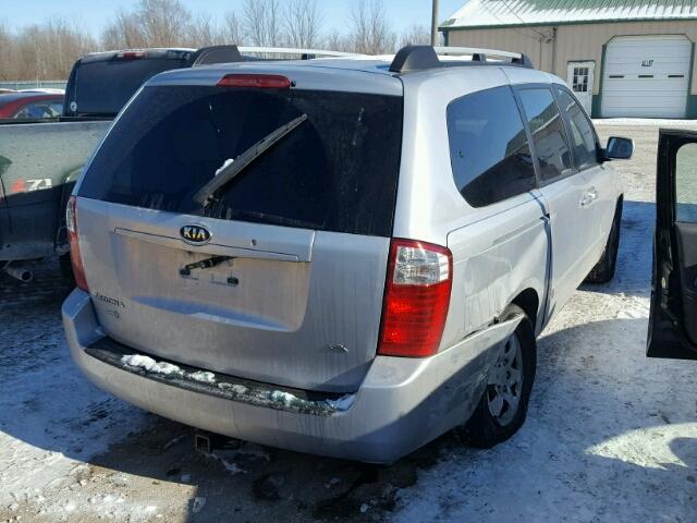 KNDMB233576168432 - 2007 KIA SEDONA EX SILVER photo 4