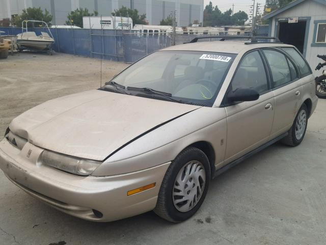 1G8ZK8271WZ214021 - 1998 SATURN SW2 GOLD photo 2