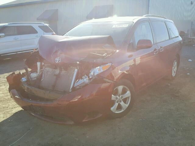 5TDKK3DC7BS140796 - 2011 TOYOTA SIENNA LE RED photo 2