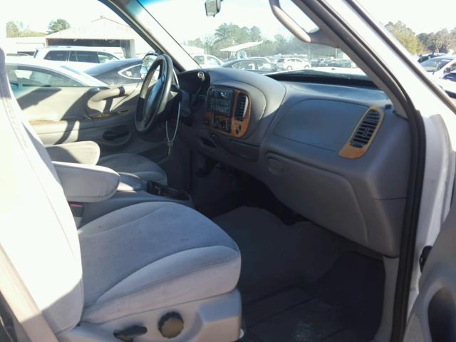 1FTRX17L6WKA42145 - 1998 FORD F150 Ақ фото 5