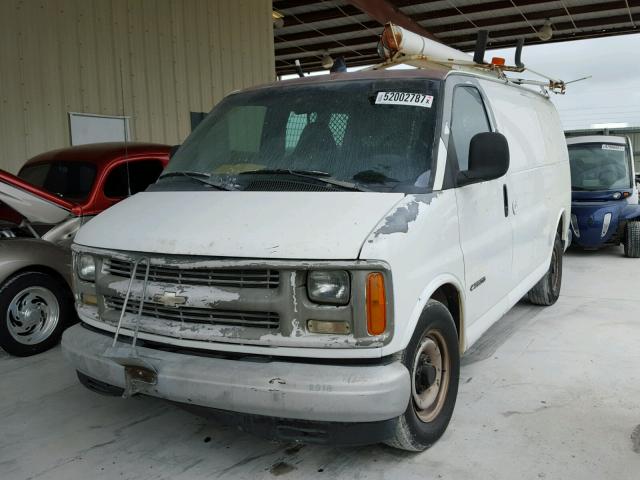 1GCFG25W5Y1167118 - 2000 CHEVROLET EXPRESS G2 WHITE photo 2