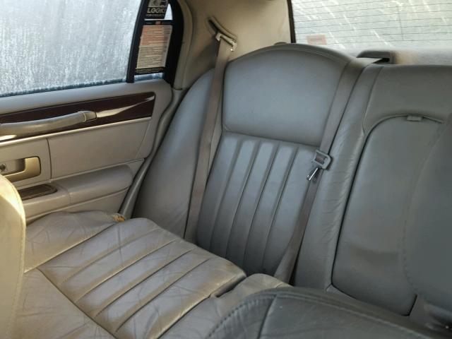 1LNHM81V96Y626507 - 2006 LINCOLN TOWN CAR S WHITE photo 6