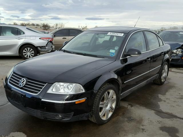 WVWTU63B55E073618 - 2005 VOLKSWAGEN PASSAT GLX BLACK photo 2