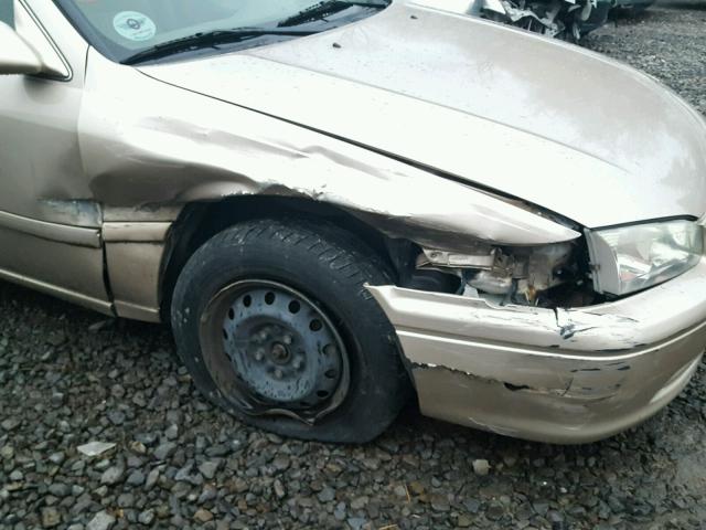 JT2BG22K110553216 - 2001 TOYOTA CAMRY CE BEIGE photo 9