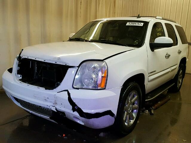 1GKFK63897J321780 - 2007 GMC YUKON DENA WHITE photo 2