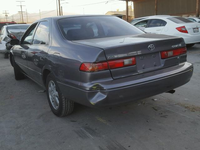 JT2BF22K0V0060636 - 1997 TOYOTA CAMRY LE GRAY photo 3