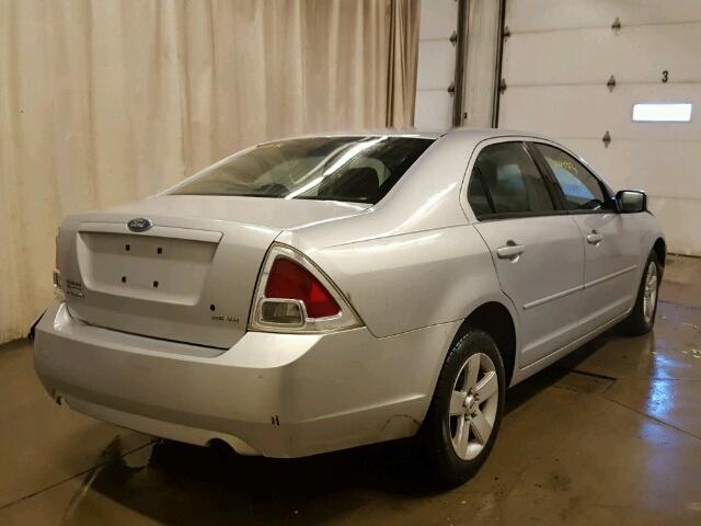 3FAFP07186R149646 - 2006 FORD FUSION SE SILVER photo 4