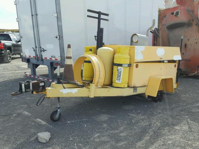 1T9US0617VS054679 - 1998 UTILITY ELECT CART YELLOW photo 3