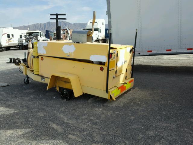 1T9US0617VS054679 - 1998 UTILITY ELECT CART YELLOW photo 4