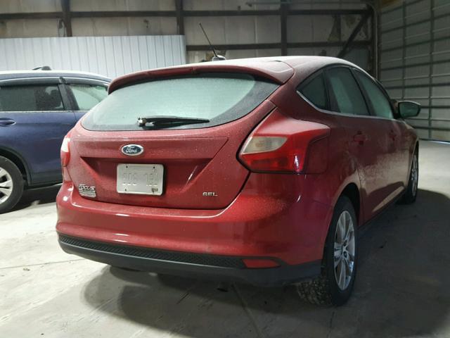 1FAHP3M23CL321888 - 2012 FORD FOCUS SEL RED photo 4