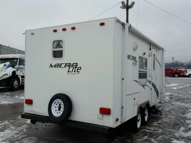 4X4TFLW239D102558 - 2009 FLAG MICRO LITE WHITE photo 4