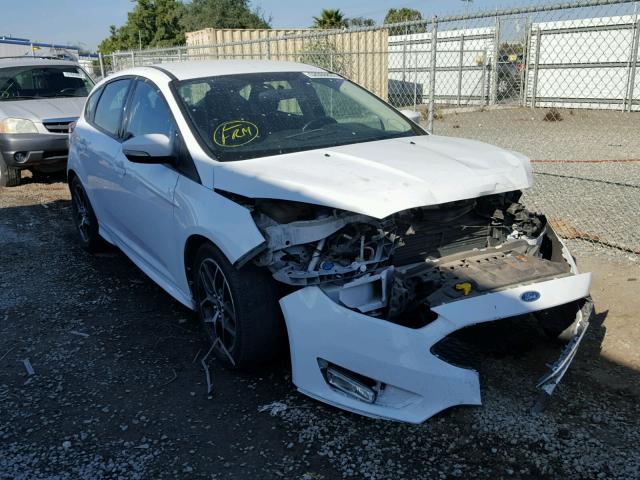 1FADP3K21FL221343 - 2015 FORD FOCUS SE WHITE photo 1