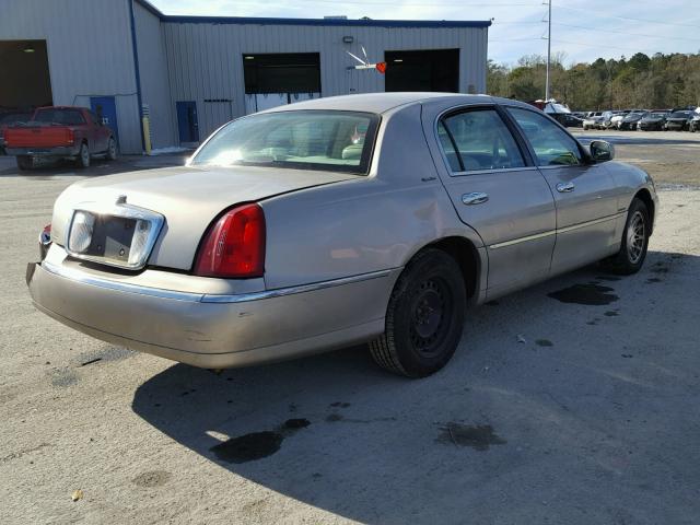 1LNHM82W5XY613049 - 1999 LINCOLN TOWN CAR S TAN photo 4