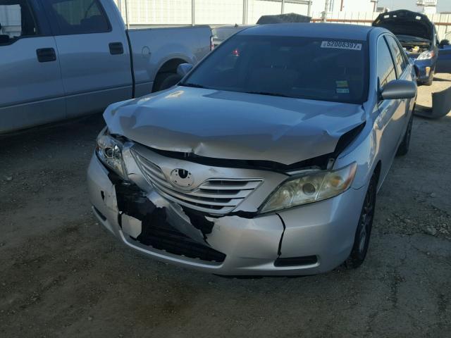 4T4BE46K67R002978 - 2007 TOYOTA CAMRY NEW SILVER photo 2