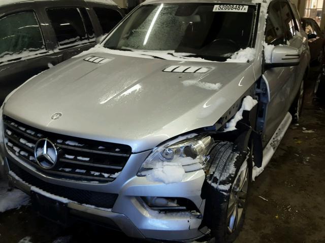 4JGDA5HB5CA026511 - 2012 MERCEDES-BENZ ML 350 4MA SILVER photo 2