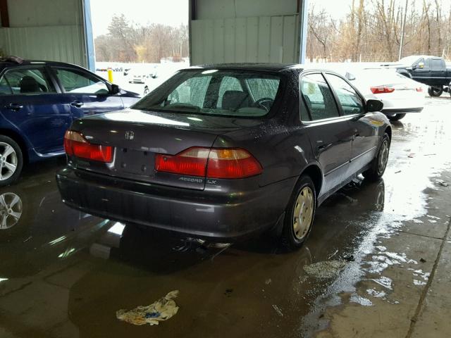 1HGCG5645WA086670 - 1998 HONDA ACCORD LX GRAY photo 4