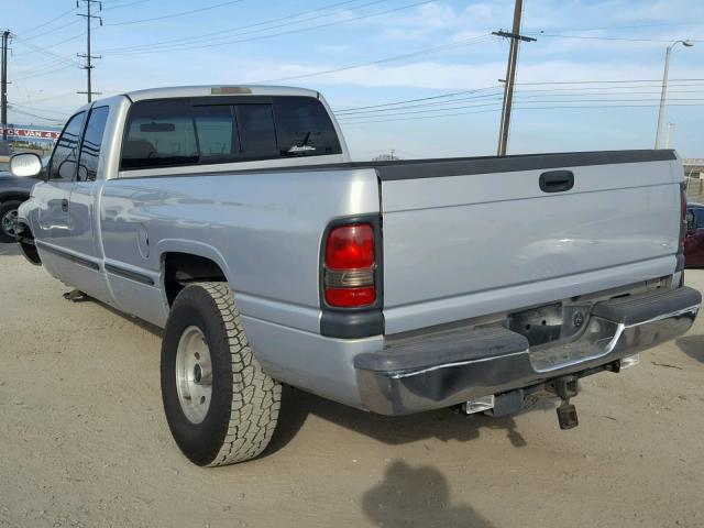 1B7HC13Z4WJ213028 - 1998 DODGE RAM 1500 SILVER photo 3