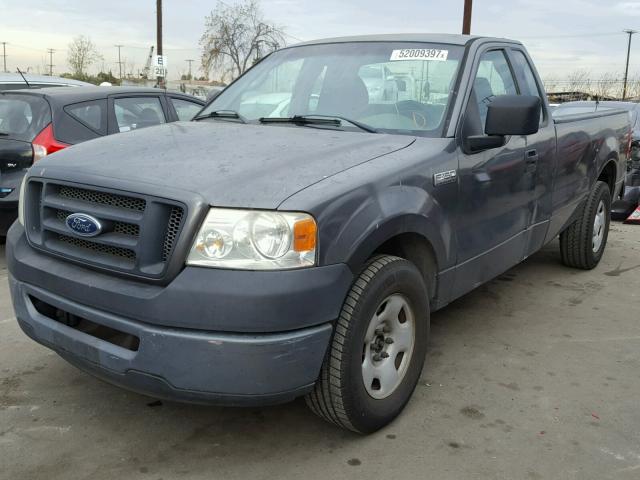 1FTRF12236NA34715 - 2006 FORD F150 CHARCOAL photo 2