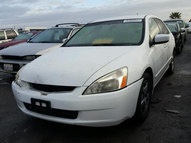 JHMCN36495C018172 - 2005 HONDA ACCORD HYB WHITE photo 2