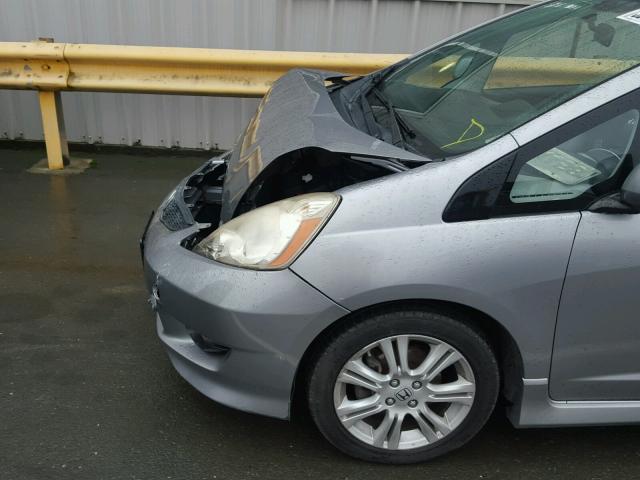 JHMGE8H41AC035537 - 2010 HONDA FIT SPORT GRAY photo 9