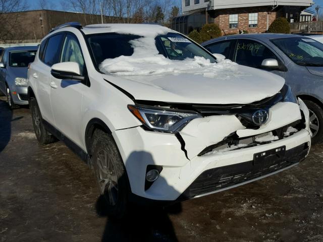 JTMRFREV7GJ082845 - 2016 TOYOTA RAV4 XLE WHITE photo 1