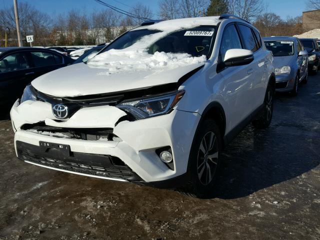 JTMRFREV7GJ082845 - 2016 TOYOTA RAV4 XLE WHITE photo 2