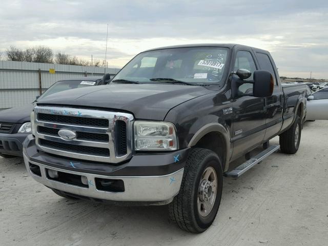 1FTSW31P16EA04574 - 2006 FORD F350 SRW S GREEN photo 2