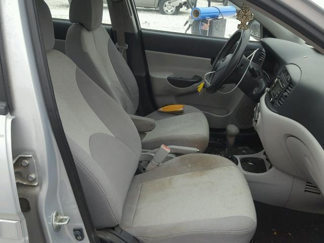 KMHCN46C59U296352 - 2009 HYUNDAI ACCENT GLS SILVER photo 5