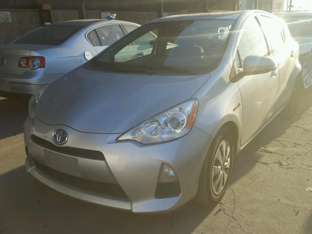 JTDKDTB33E1562532 - 2014 TOYOTA PRIUS C SILVER photo 2