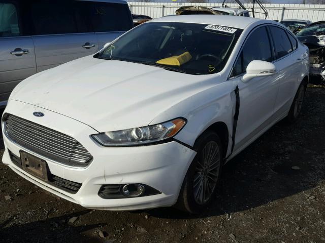 3FA6P0H92DR235746 - 2013 FORD FUSION SE WHITE photo 2