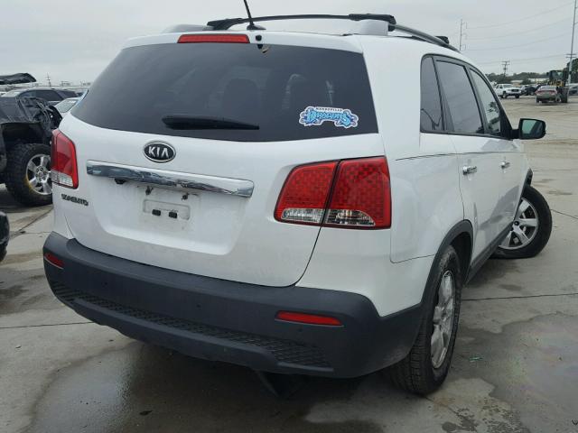 5XYKT3A10BG099201 - 2011 KIA SORENTO BA WHITE photo 4