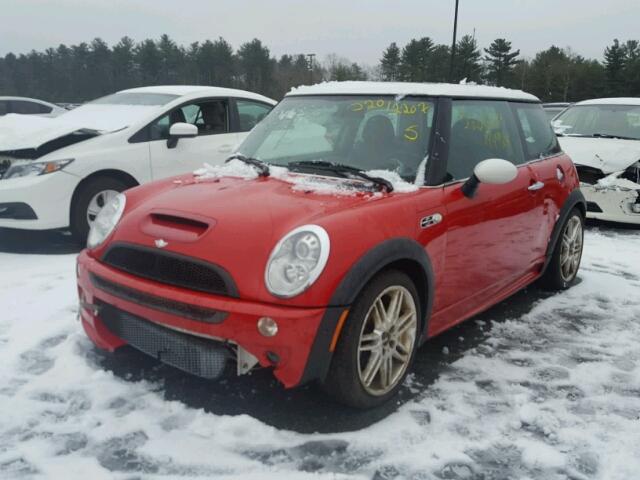 WMWRE33465TD93906 - 2005 MINI COOPER S RED photo 2