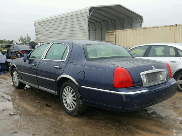 1LNHM82W93Y655038 - 2003 LINCOLN TOWN CAR S BLUE photo 3