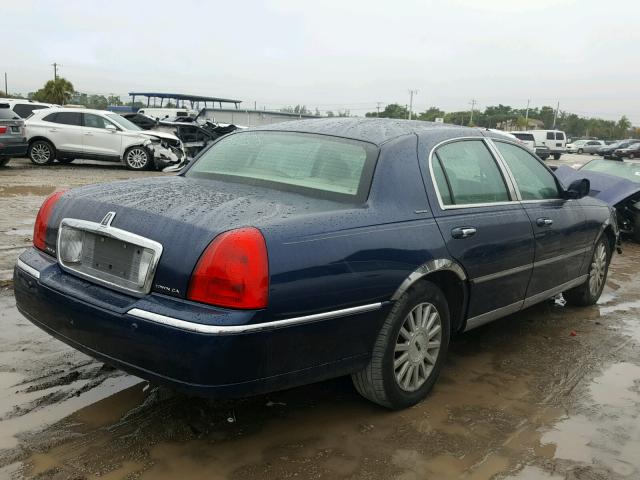 1LNHM82W93Y655038 - 2003 LINCOLN TOWN CAR S BLUE photo 4