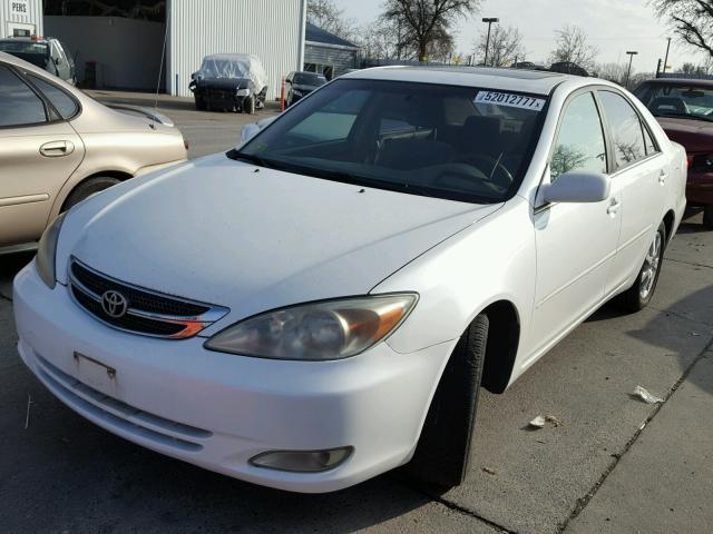 JTDBE30K640255531 - 2004 TOYOTA CAMRY LE WHITE photo 2